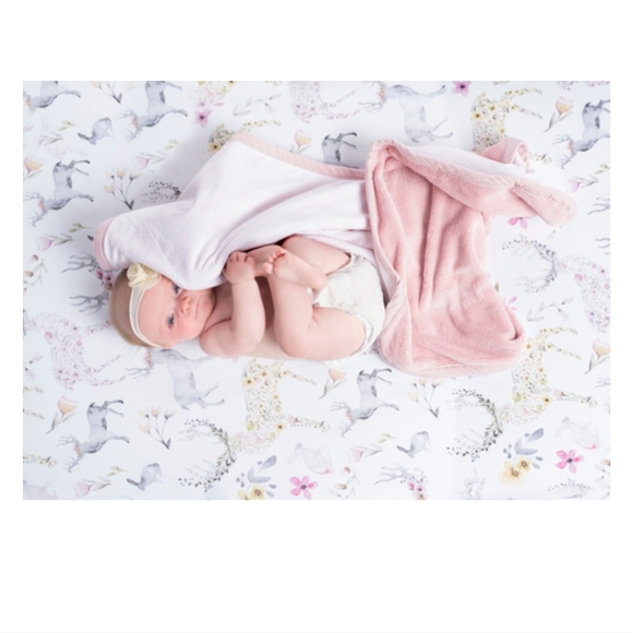 Oilo Fawn Jersey Crib Sheet- Blush - Picture 5 of 9